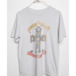 BRANDY MELVILLE Guns and Roses t shirt